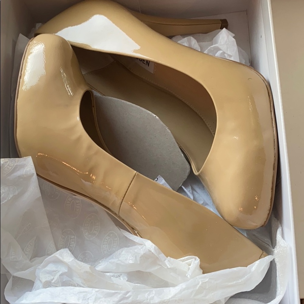 Steve Madden REMMEDY beige heels size 8.5